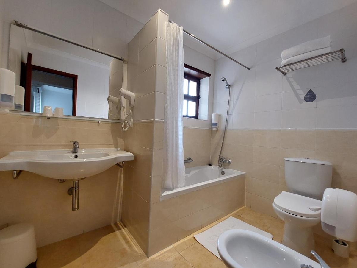 Hotel Santiago Ilhavo Bagian luar foto