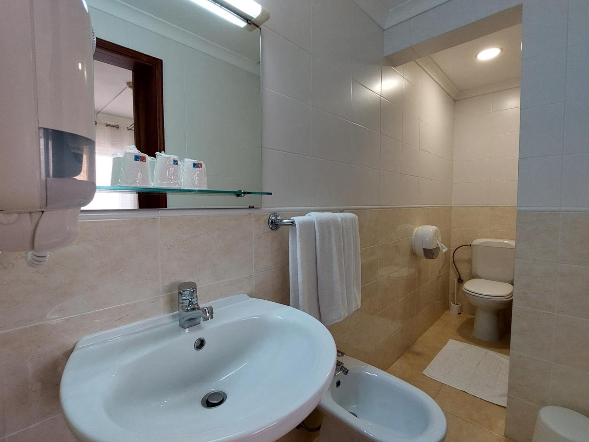 Hotel Santiago Ilhavo Ruang foto