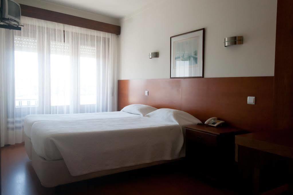 Hotel Santiago Ilhavo Bagian luar foto